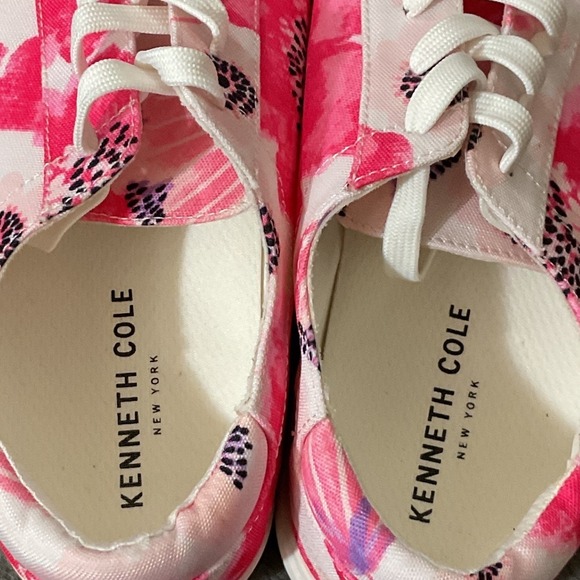 Kenneth Cole NY Kam Sz 9.5 canvas sneaker pink hot pink black white floral print - Picture 6 of 9